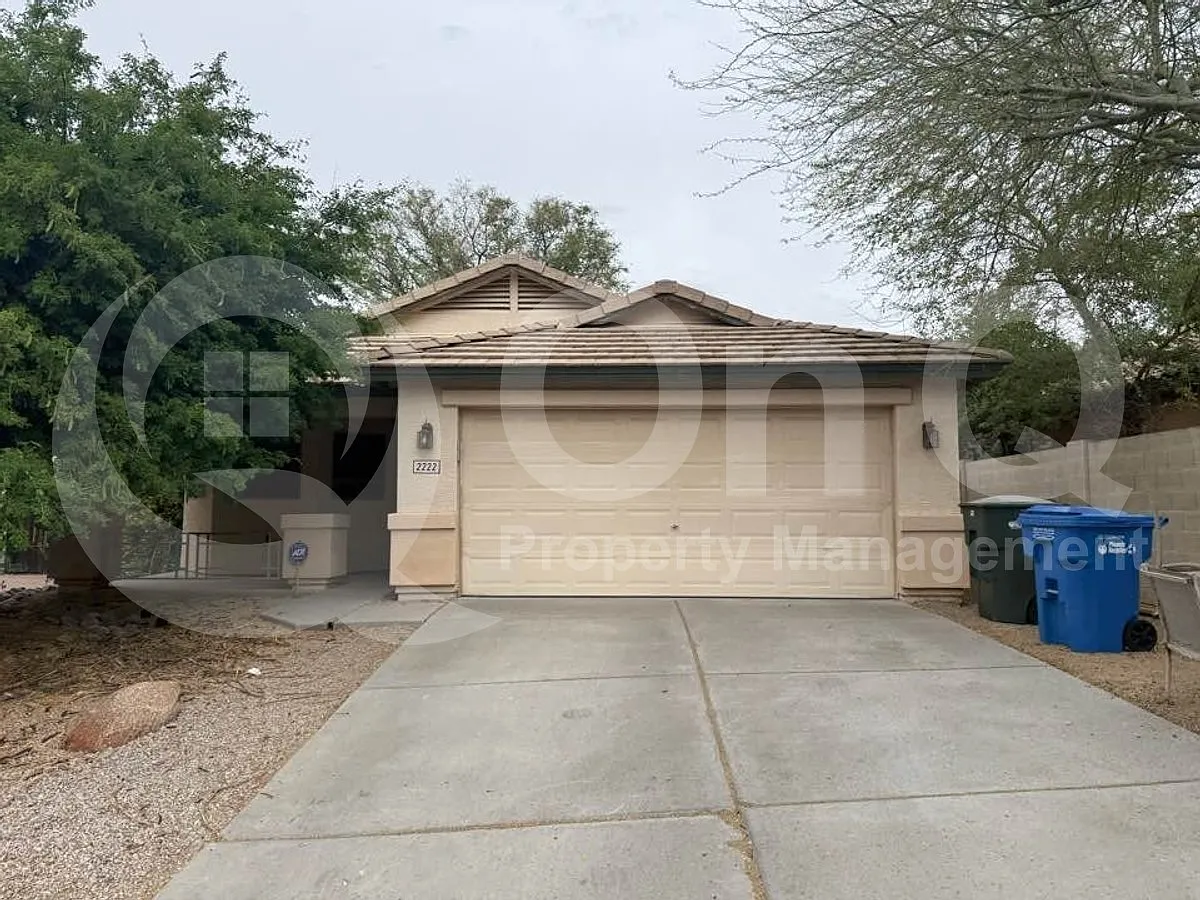 3 bed, 2.0 bath, 1504 sqft, $2,049 — Photo 1