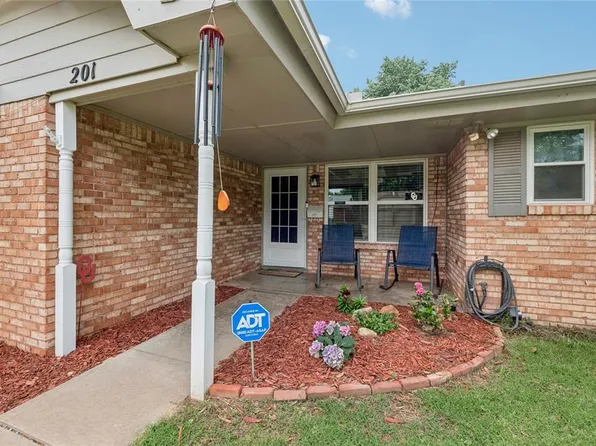 201 Vine St, Yukon, OK 73099