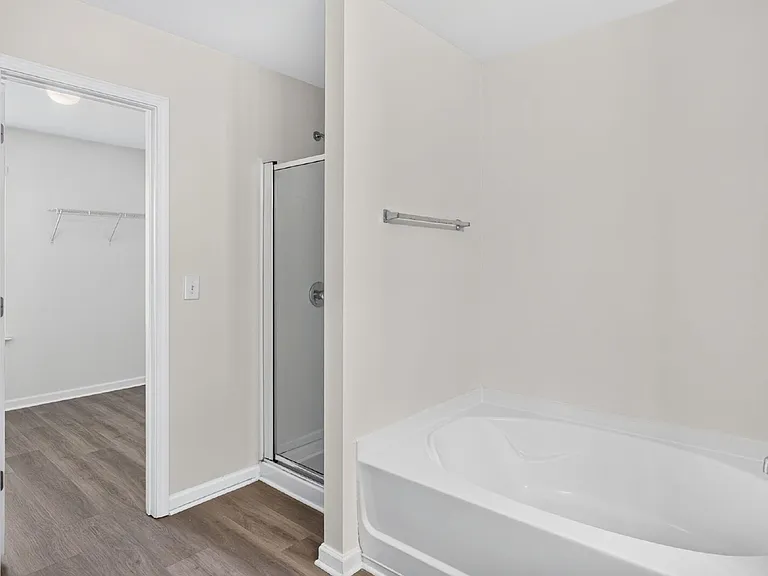 2472 Melfield Dr — Photo 25