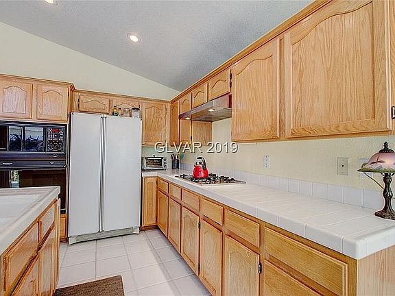 3rd image of 8113 Hilliard Ave