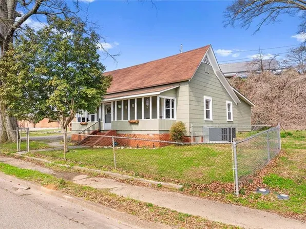 51 1st St, Trion, GA 30753