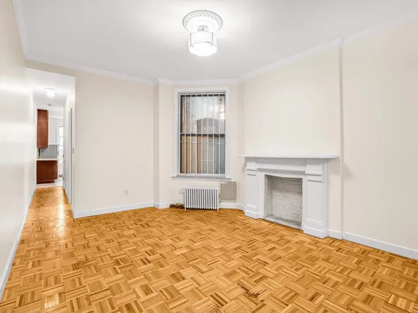 350 West 48th Street image 3 of 12