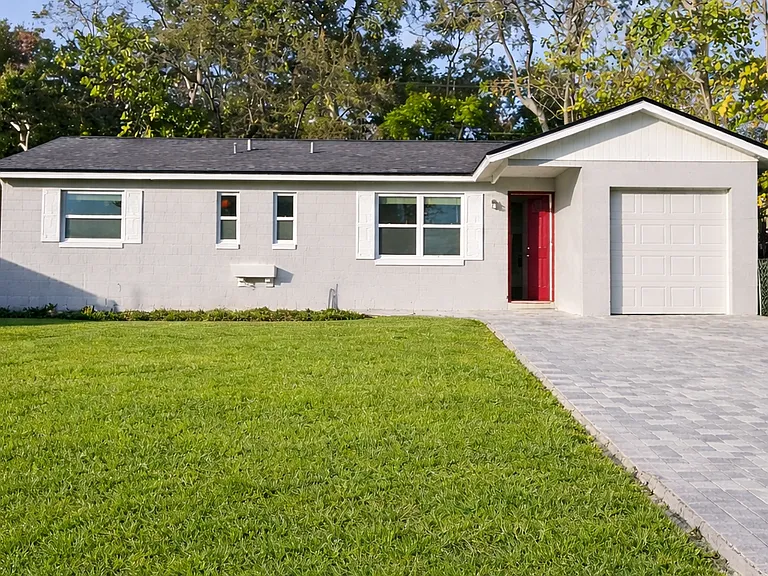 6345 Beggs Rd — Photo 1