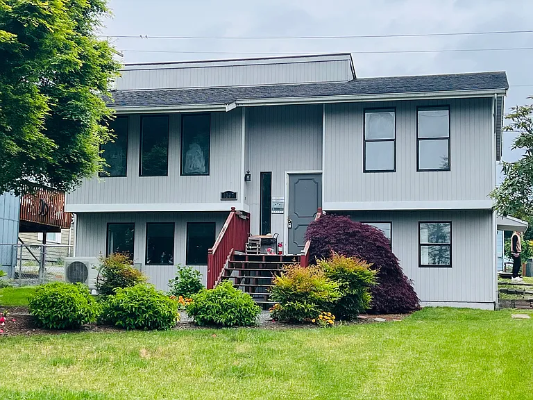 1007 Pine St — Photo 1