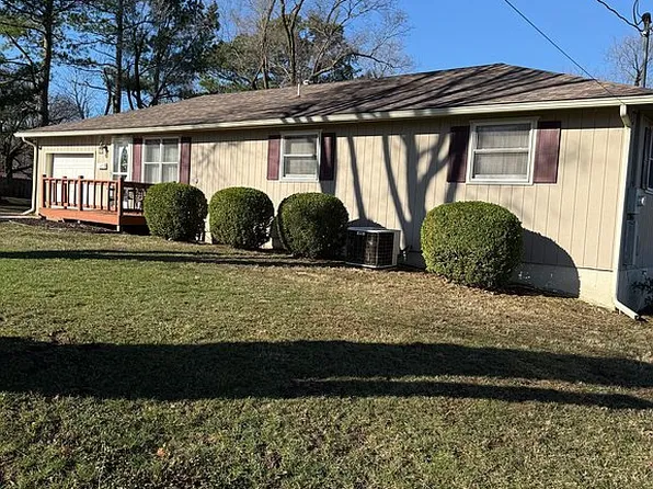 513 N Krekel St, Versailles, MO 65084