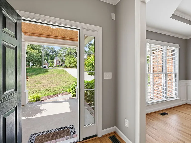 6 Bramerton Ct — Photo 3