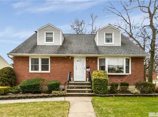 2428 Rutler St, Bellmore, NY 11710