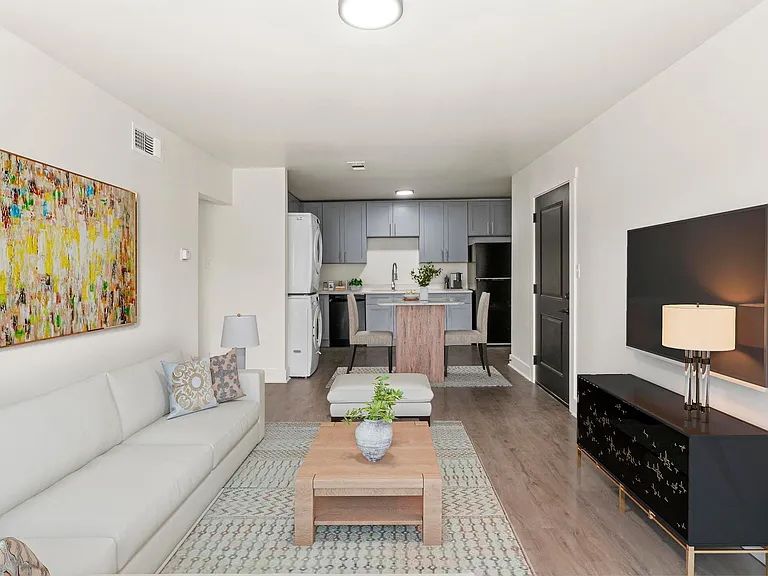 Greenway Trail Apartments — Photo 6