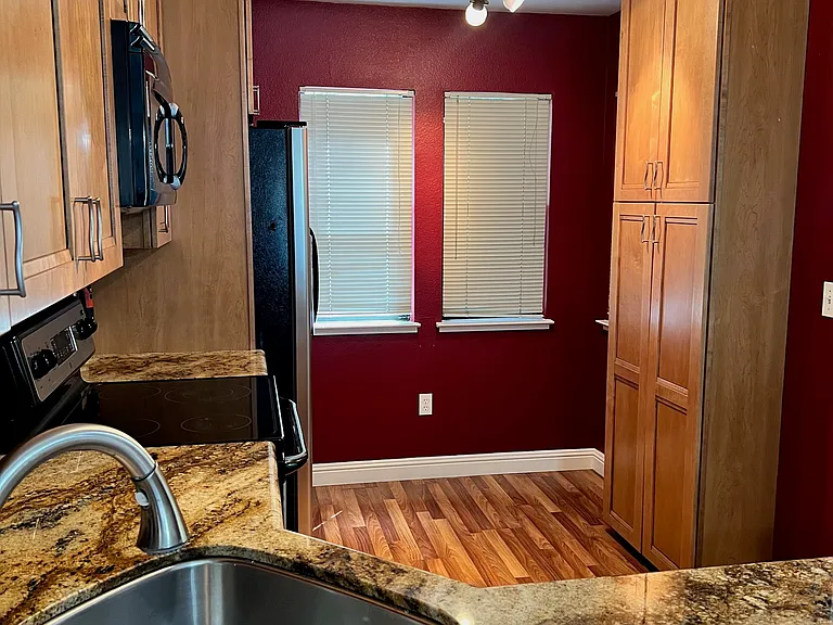 1321 S Villa Way — Photo 3