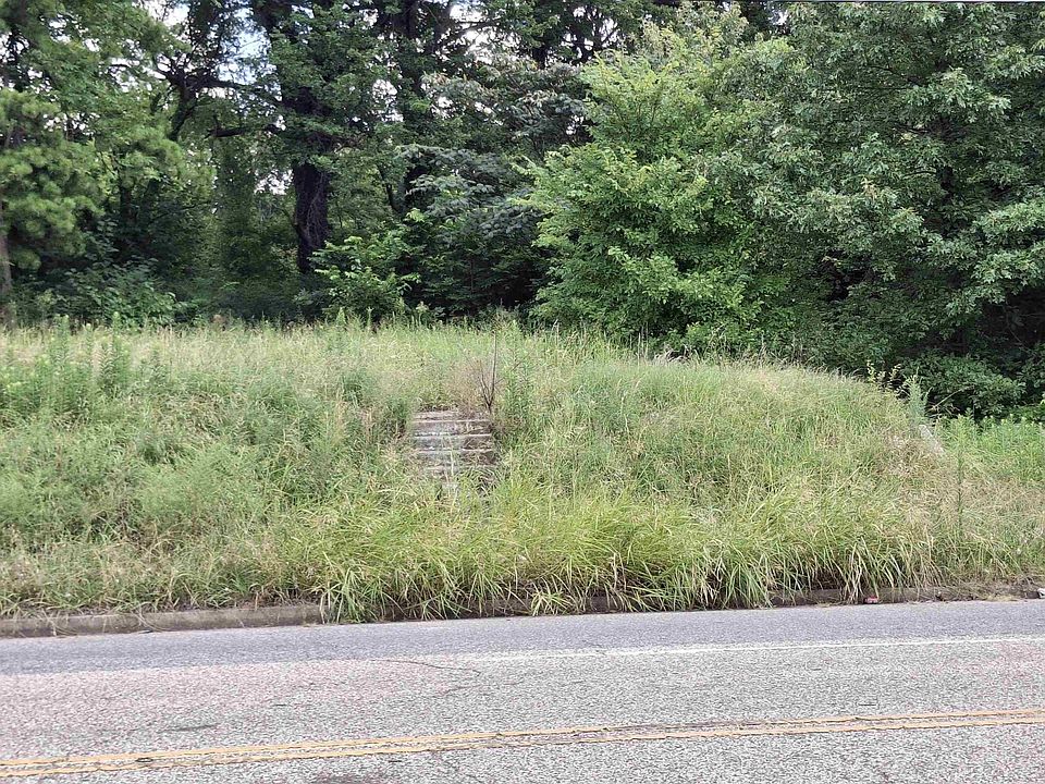 2nd image of 2928 Kimball Ave