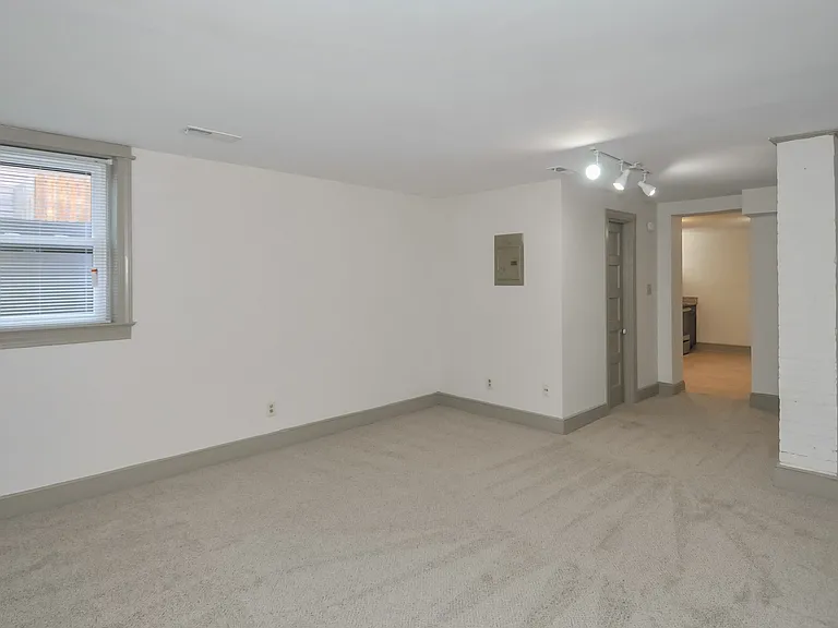 1200 E Broadway #1B — Photo 12