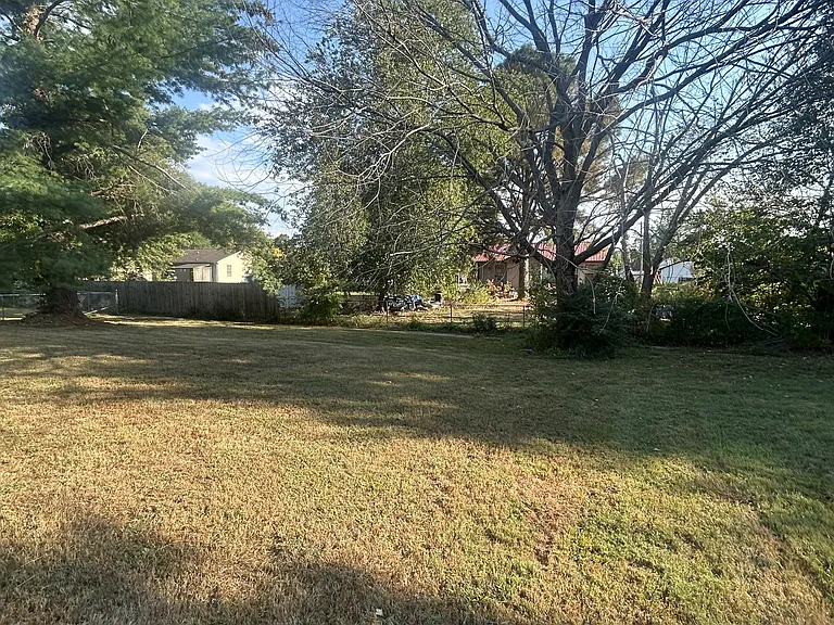 636 R S Bradley Blvd #B — Photo 20