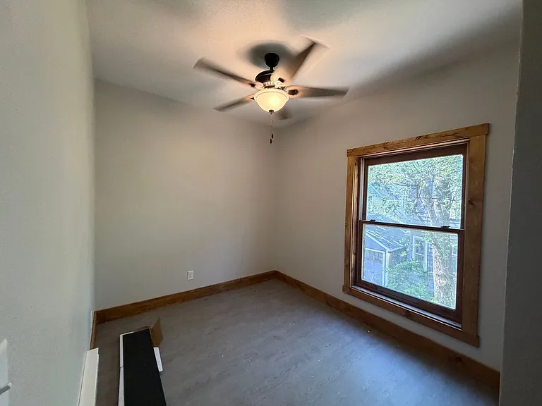 317 Earl St — Photo 15