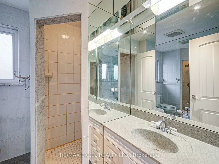 108 Babcombe Dr — Photo 32