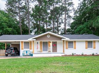 1907 N Charlton Dr, Dothan, AL 36303