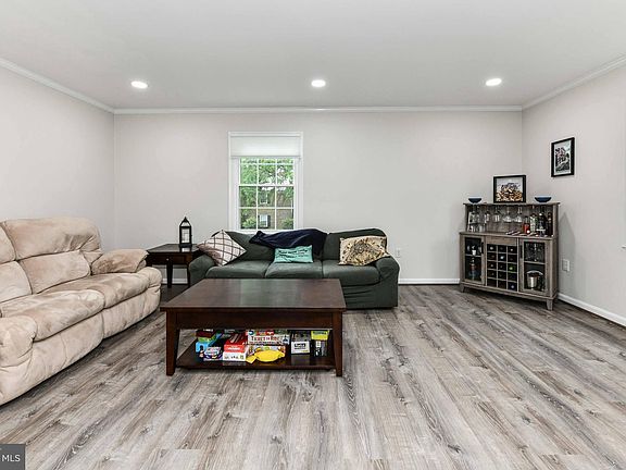 2nd image of 4426 Airlie Way