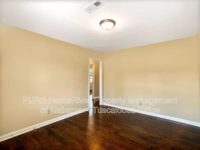 2 bed, 1.0 bath, 745 sqft, $870 — Photo 3