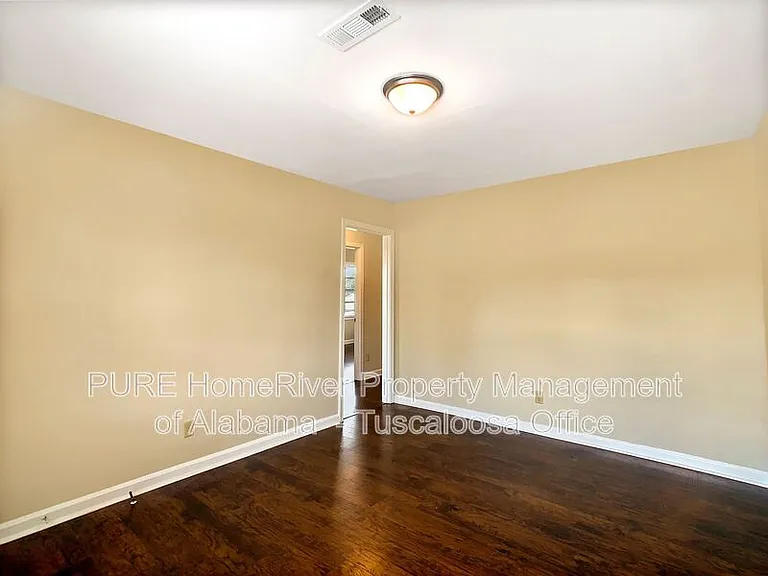 1120 19th St #5 — Photo 3
