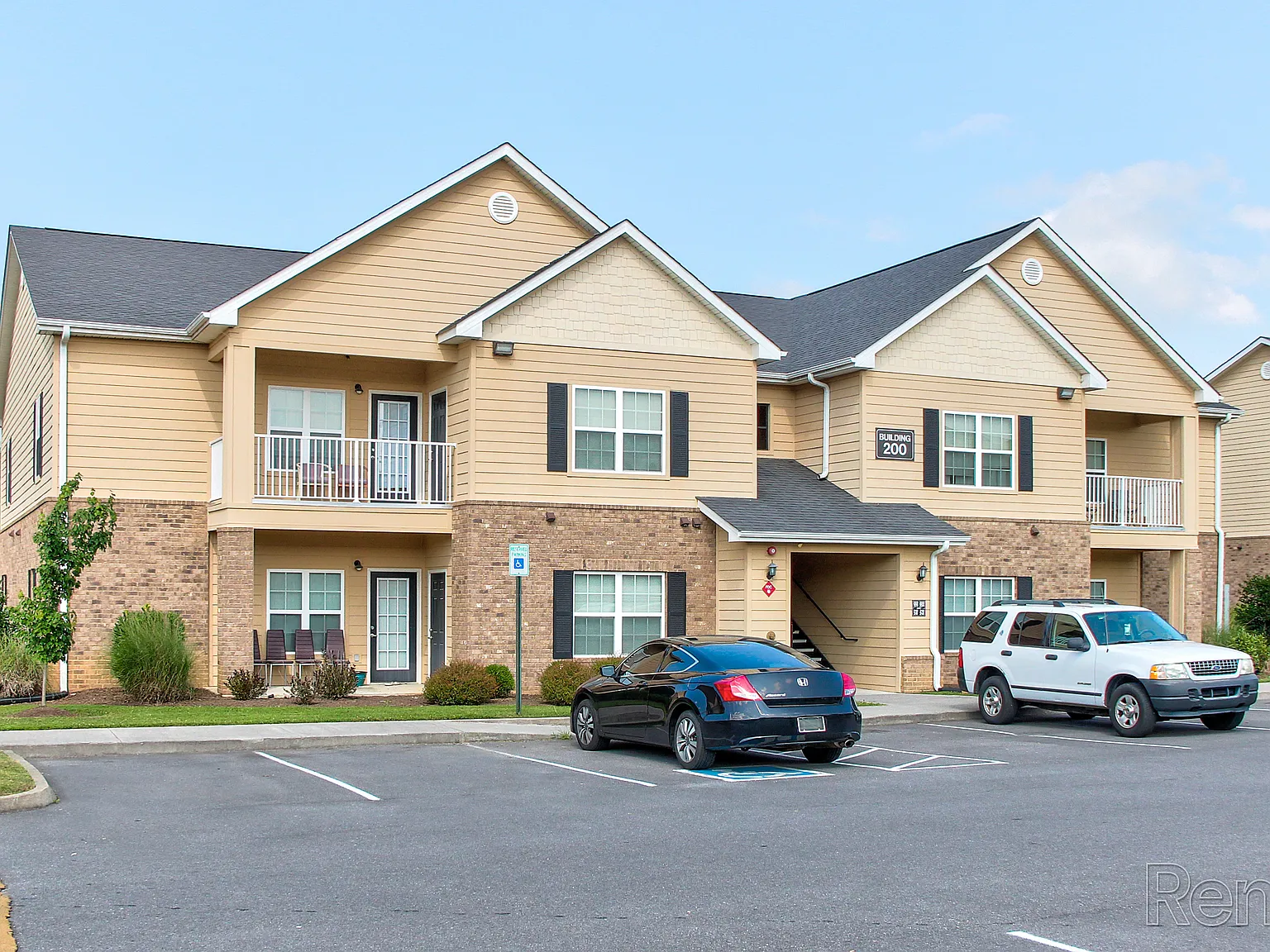 Highland Ridge Apartments — Photo 3