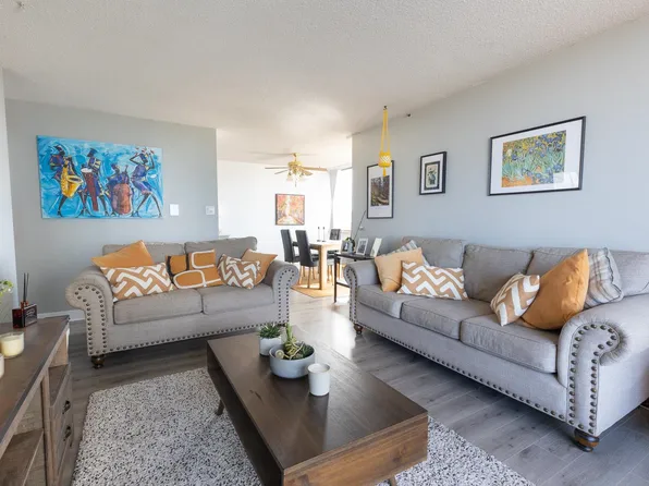 7235 Salisbury Ave #1404, Burnaby, BC V5E 4E6