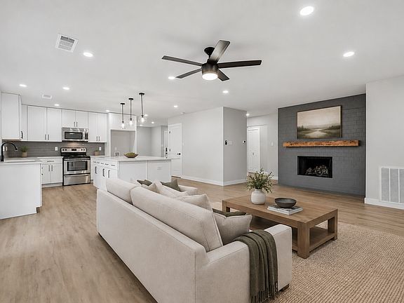 3rd image of 5665 Tyler St
