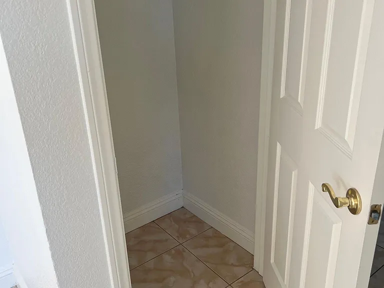 4025 Briar Ct — Photo 10