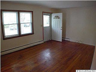 2nd image of 913 Sunset Ave
