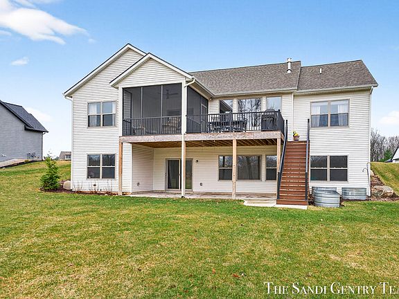 3rd image of 4871 Honeycrisp Dr