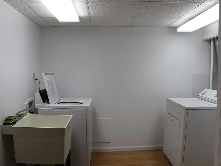 221 Green Ave #2 — Photo 17