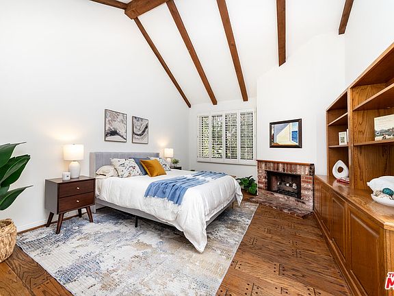 2nd image of 1138 21st St APT 2