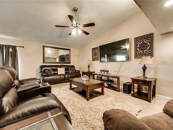 2nd image of 410 Lake Park Dr