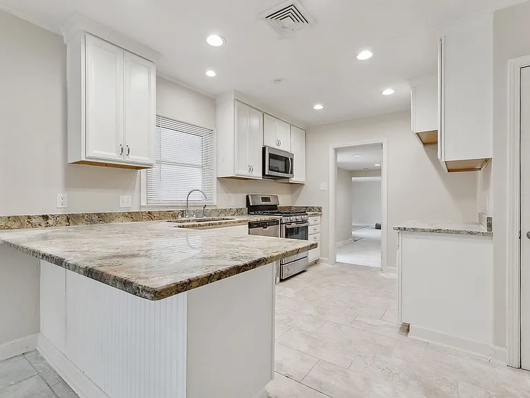 604 Melanie Ave — Photo 5