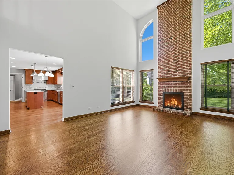 854 Deep Woods Ct — Photo 8