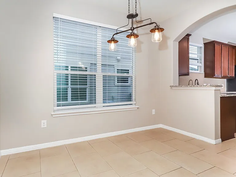 415 N Heatherwilde Blvd — Photo 7