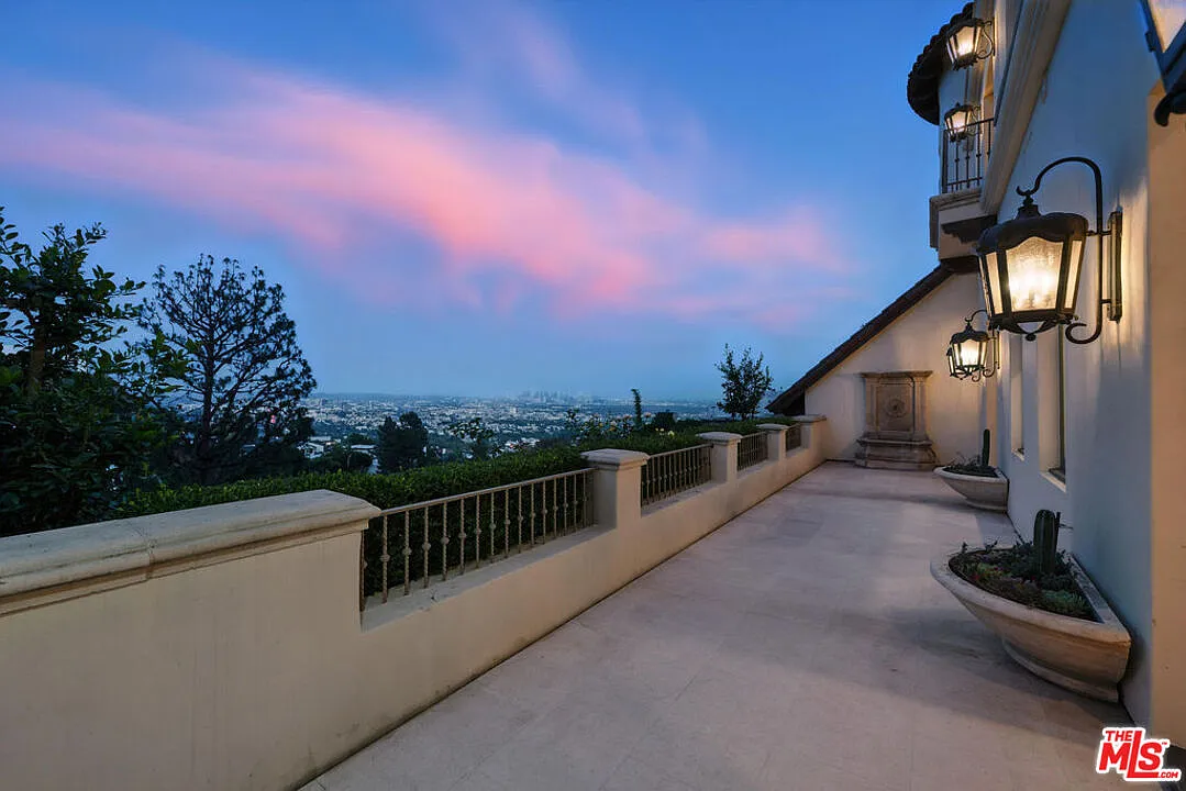 1675 Woods Drive - 1 — Photo 4