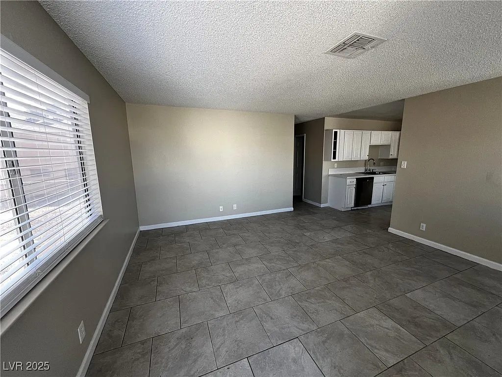 6941 Appleton Dr — Photo 3