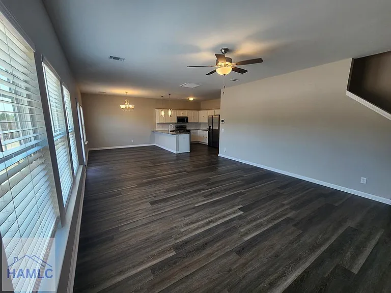 2722 Arnold Dr SE — Photo 9