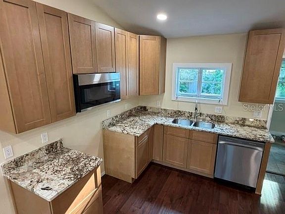 4th image of 840 N FRANKFORT AVENUE