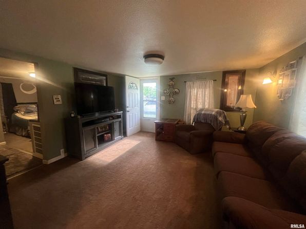 1812 Baynes St, Metropolis, IL 62960