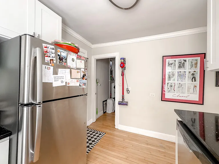 733 Elm St #203 — Photo 4