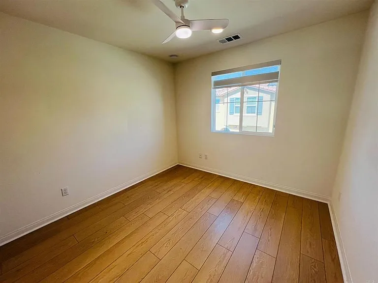 530 Longmeadow St — Photo 42