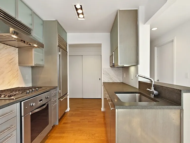200 Chambers St #19G — Photo 4