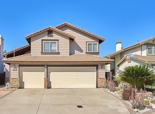 8018 Streamside Ct, Fontana, CA 92336