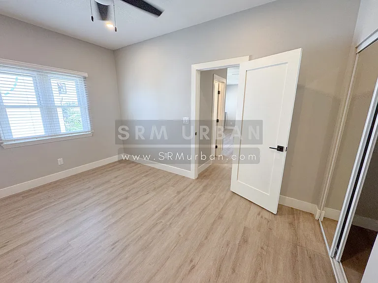 915 17th St #11 — Photo 14
