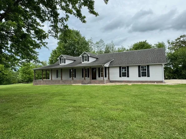 410 Sunset Ln, Monterey, TN 38574