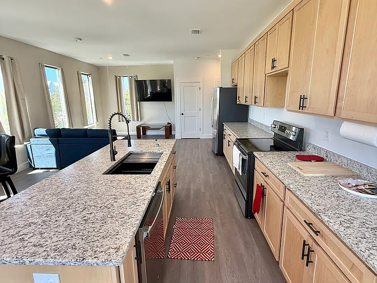 8201 Thomas Dr #201 — Photo 30