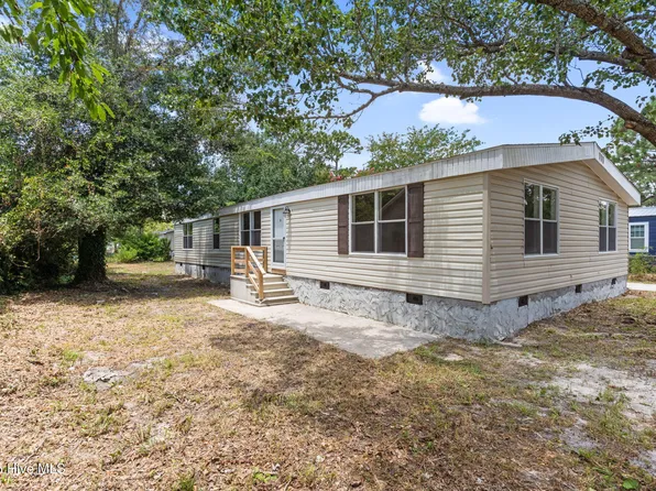 1070 Pinecrest Road, Southport, NC 28461