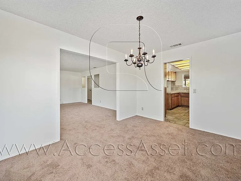 1700 Walden Ln — Photo 30