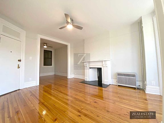 5th image of 1121 8th Ave APT 2r