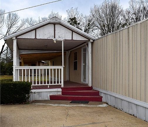 2nd image of 506 W Port Arthur Pl